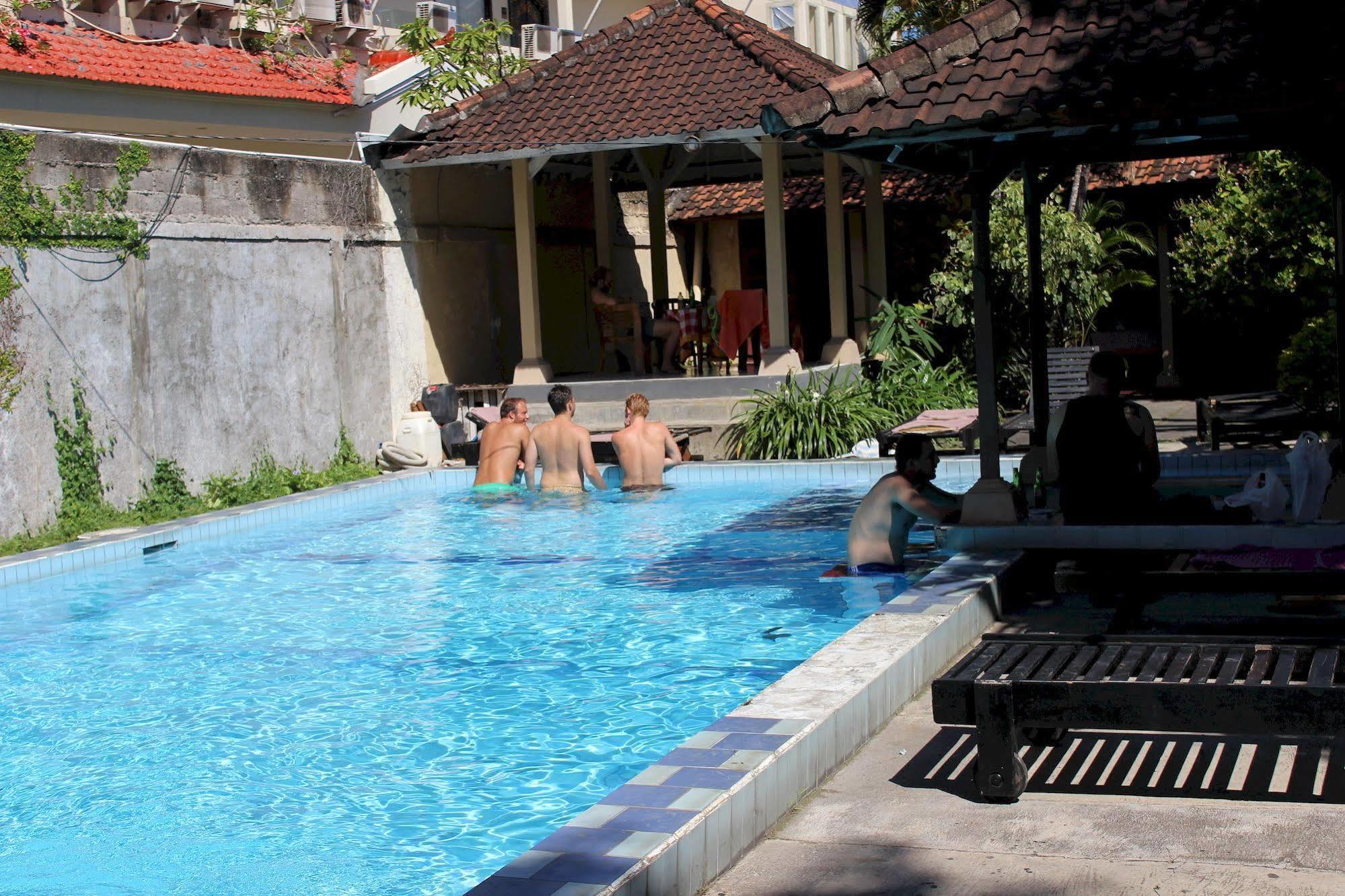 קוטה לומבוק Ayu Beach Inn מראה חיצוני תמונה