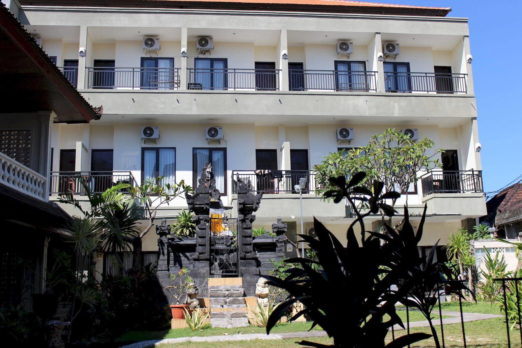קוטה לומבוק Ayu Beach Inn מראה חיצוני תמונה
