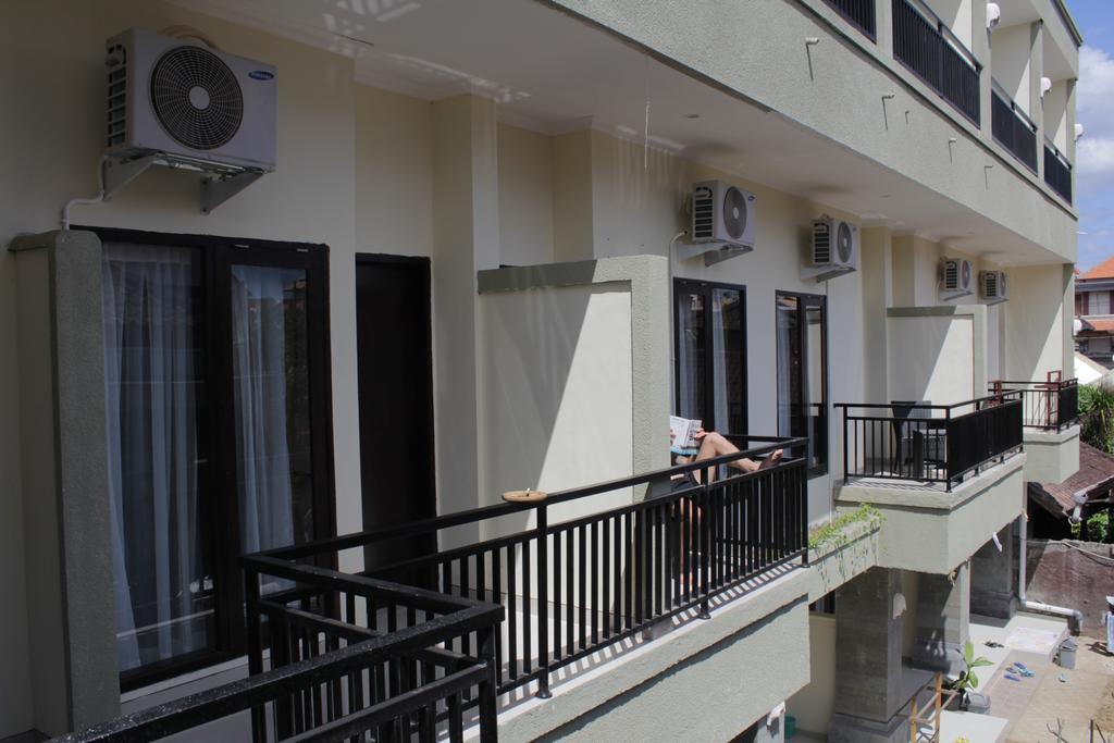קוטה לומבוק Ayu Beach Inn מראה חיצוני תמונה