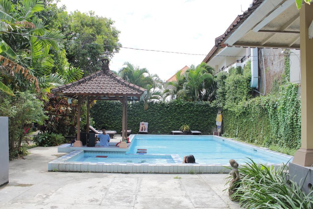 קוטה לומבוק Ayu Beach Inn מראה חיצוני תמונה